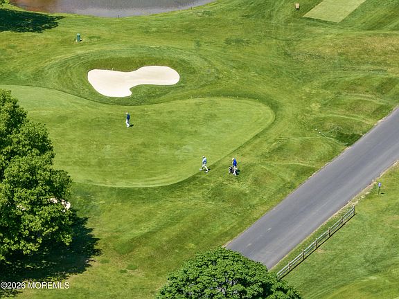 4th image of 11 Beacon Hill Road