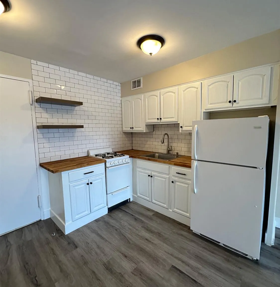 1 bed, 1.0 bath, 630 sqft, $1,950 — Photo 4