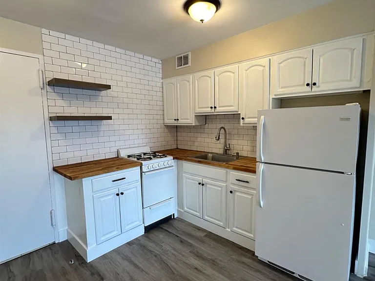 123 S Adelaide Ave #2L — Photo 4