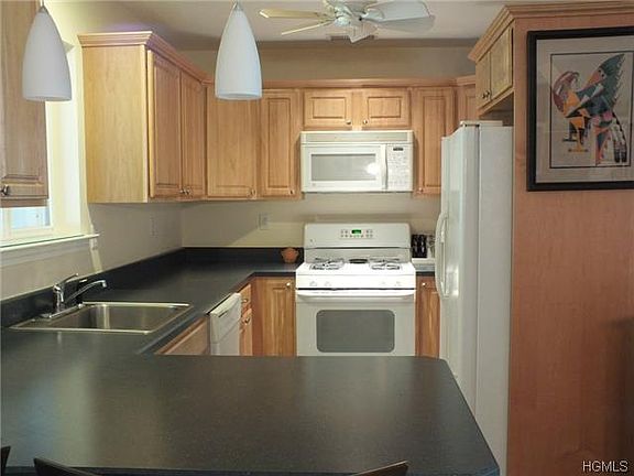 2nd image of 604 Dove Ct #604