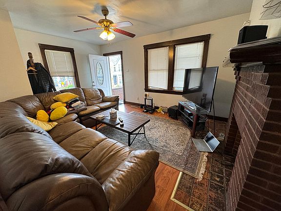 Living Room 02