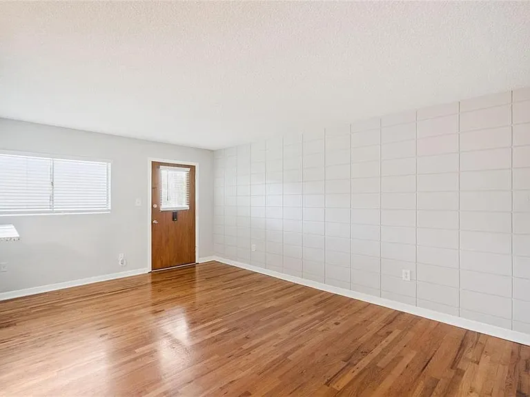 320 Lakeview St #213 — Photo 3