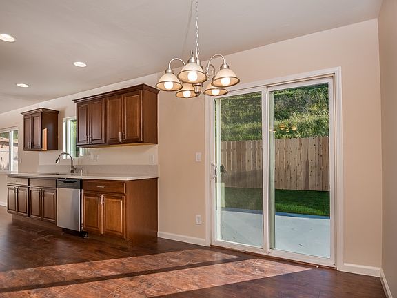 3rd image of 7641 Shorewood Dr
