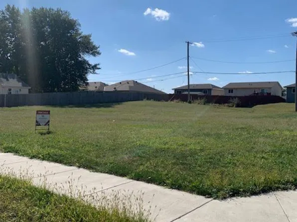 1701 Clark St, Omaha, NE 68110