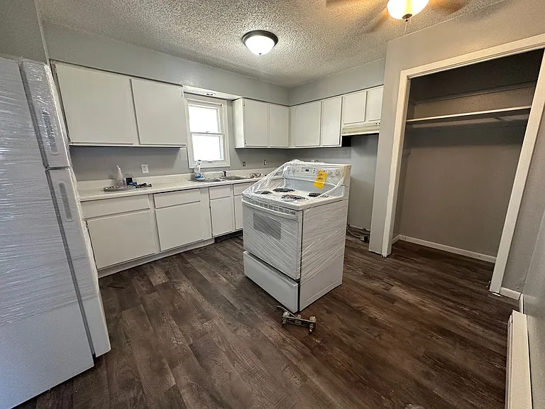 410 Meade St — Photo 3