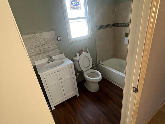 3rd image of 111 Coral St #2