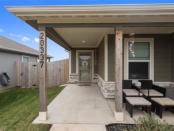 4th image of 20337 W 193rd Ter