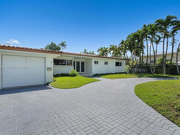 4th image of 9217 Bay Dr