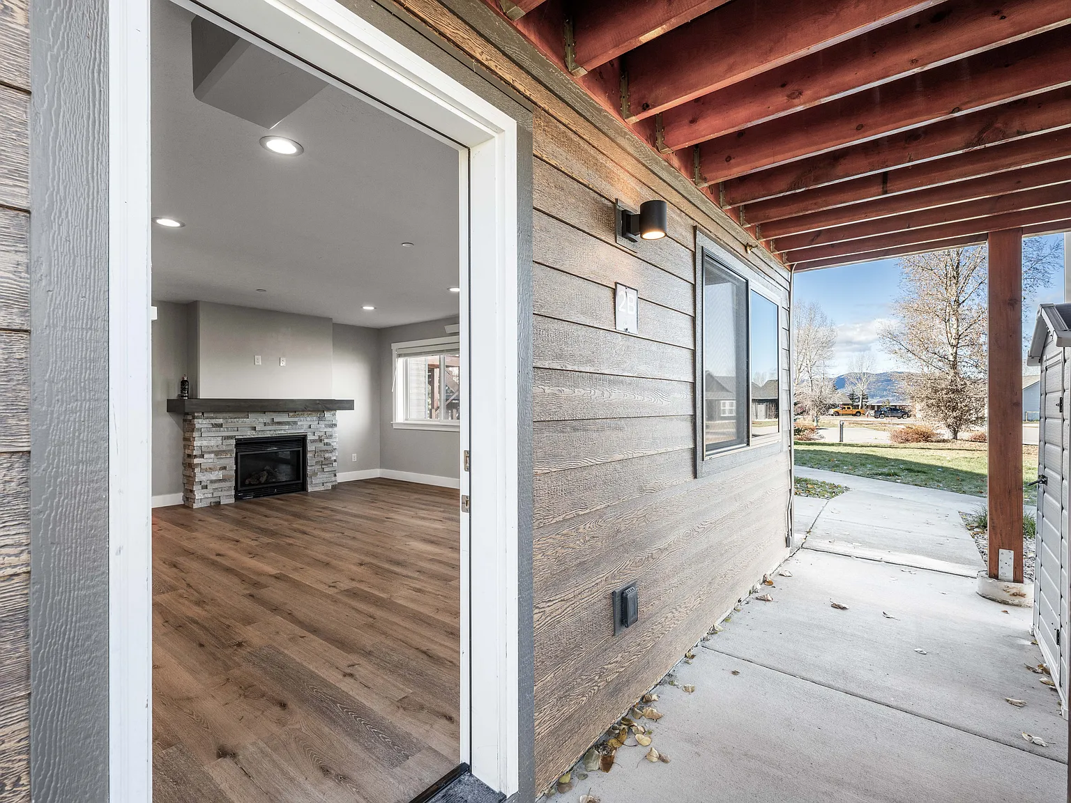 205 Lakewood Rd — Photo 2