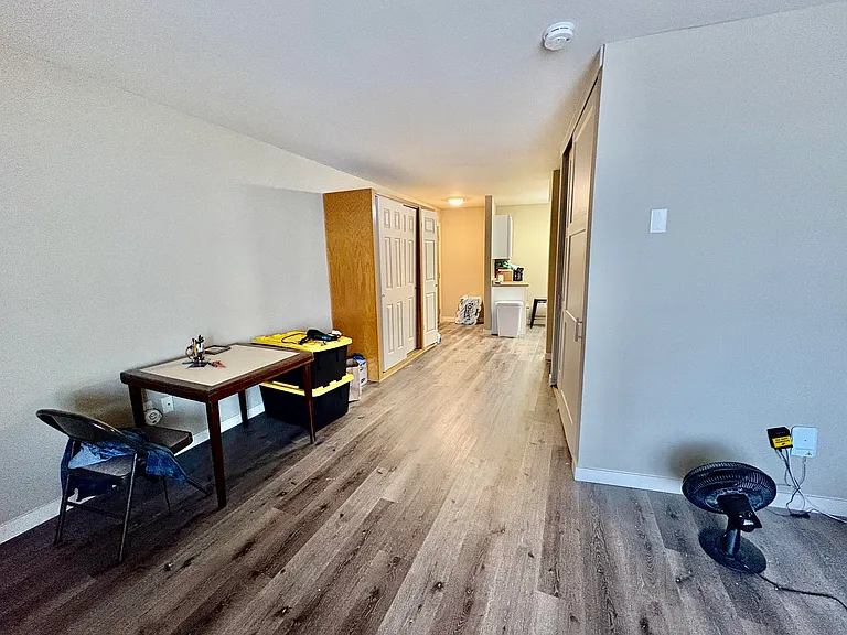 Middleton Commons — Photo 18
