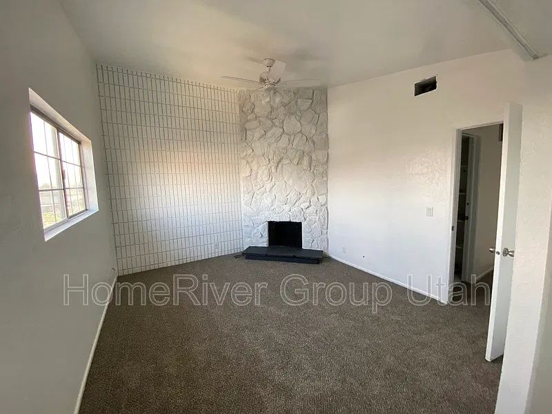 1835 W Homestead Farms Ln — Photo 2