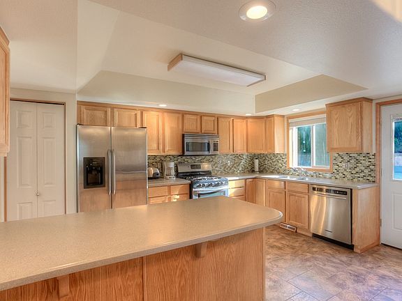 4th image of 8922 223rd Street Ct E