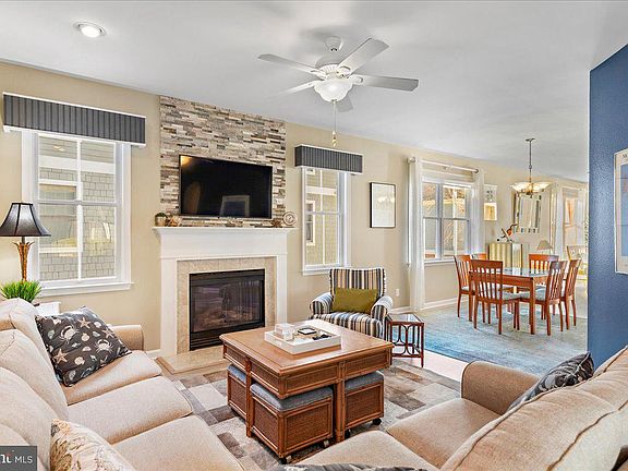 3rd image of 31529 Winterberry Pkwy