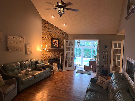 4th image of 2940 Cheyenne Dr