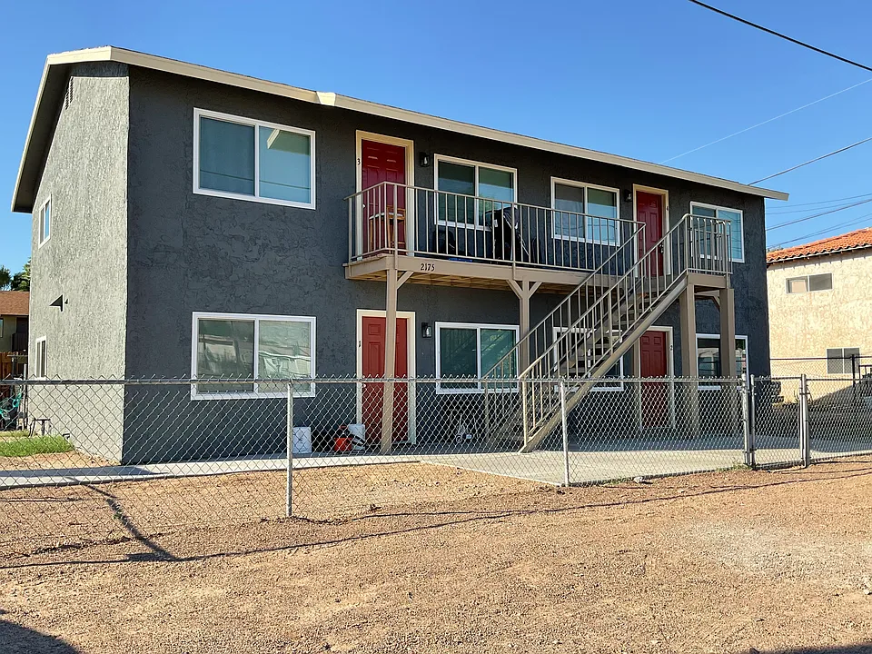 2175 Clearwater Dr #2-4