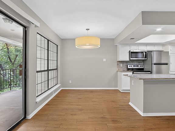 4th image of 2505 Wedglea Dr APT 238