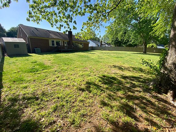 2nd image of 712 Gladesdale Dr