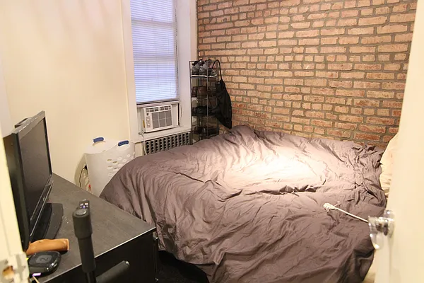 Rented by Nooklyn NYC LLC | media 7