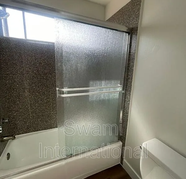 633 E 97th St #1 — Photo 14
