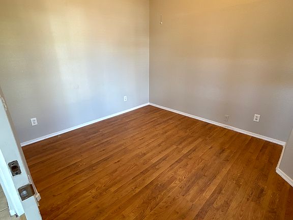 4th image of 3302 N 84th Dr