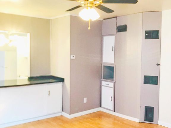 2nd image of 402 Main St #4
