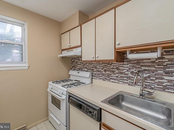 5th image of 4411 Falls Bridge Dr Unit C