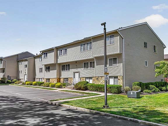 4th image of 25 College Avenue #102