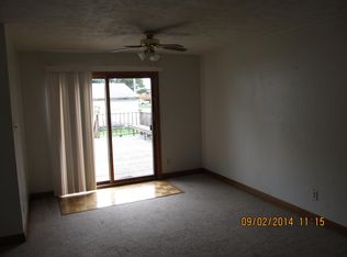 111 N Pine St, Villa Grove, IL 61956