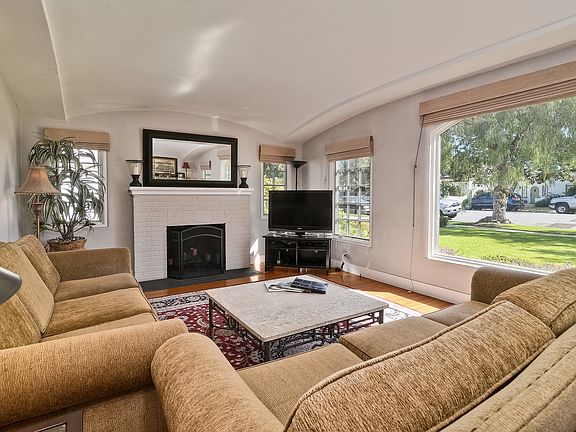 3rd image of 566 B Ave