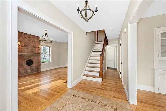 52 Linden St — Photo 4