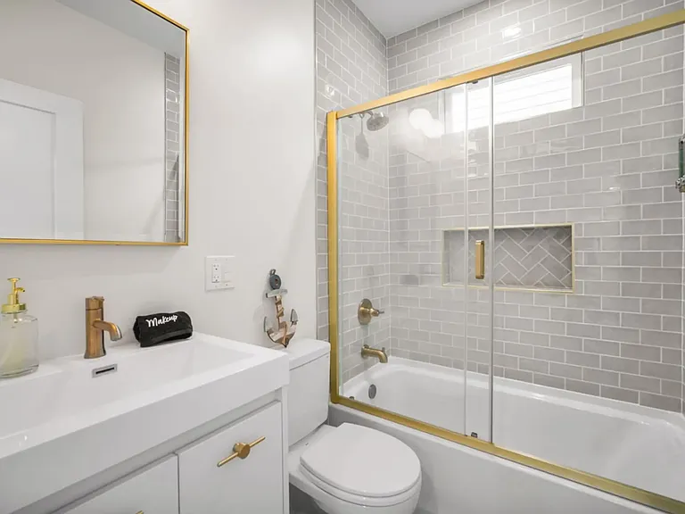 1059 Asbury Ave #1 — Photo 3