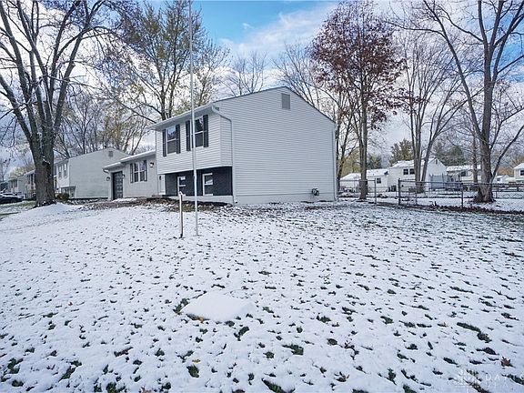 3rd image of 5735 E Tall Oaks Dr
