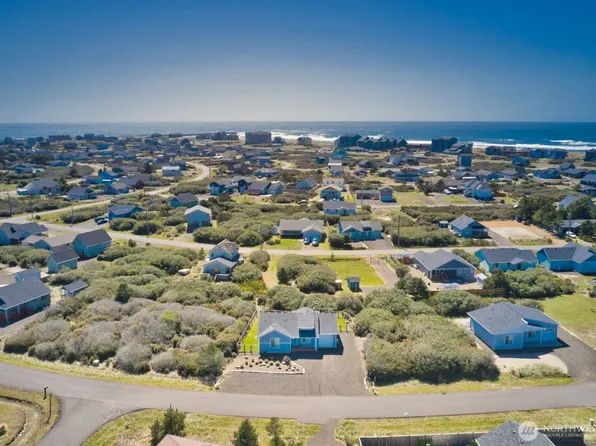 1269 Storm King Avenue SW, Ocean Shores, WA 98569