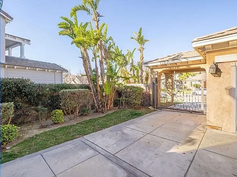 12583 Vintner Dr — Photo 26