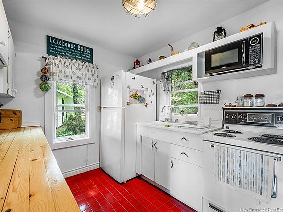 4th image of 160 Bessies Garden Ln