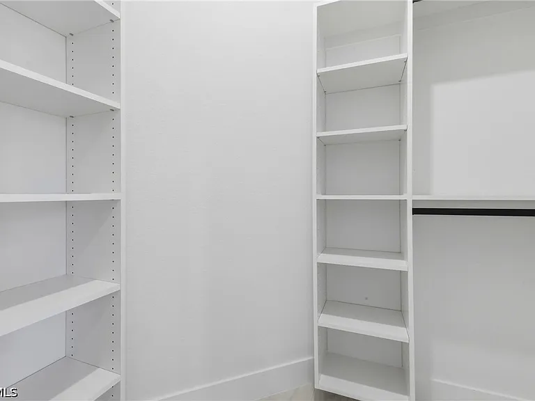 3629 SW Santa Barbara Pl — Photo 15