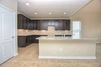 4 bed, 3.5 bath, 3313 sqft, $2,645 — Photo 2