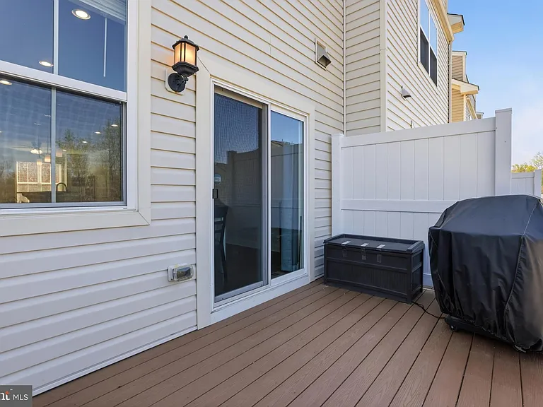 7140 Banbury Dr — Photo 15