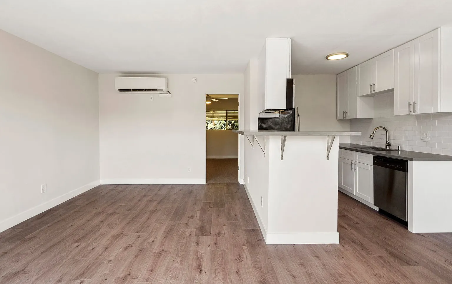 Ave 59 - Highland Park Apartments(Rivendell) — Photo 2