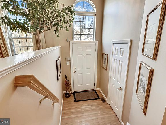 2nd image of 13730 Valley Oak Cir