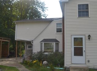 1282 Abbe Rd, Sheffield Village, OH 44054