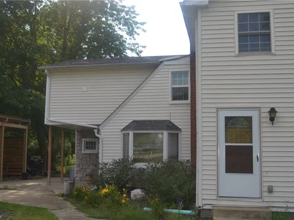 1282 Abbe Rd, Sheffield Village, OH 44054