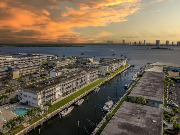 112 Doolen Court #302, North Palm Beach, FL 33408