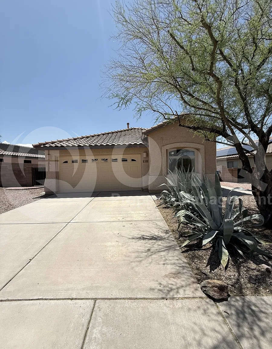 3 bed, 2.0 bath, 1601 sqft, $1,995 — Photo 1