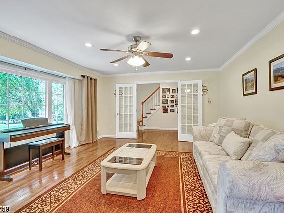 4th image of 380 Jaguar Ln