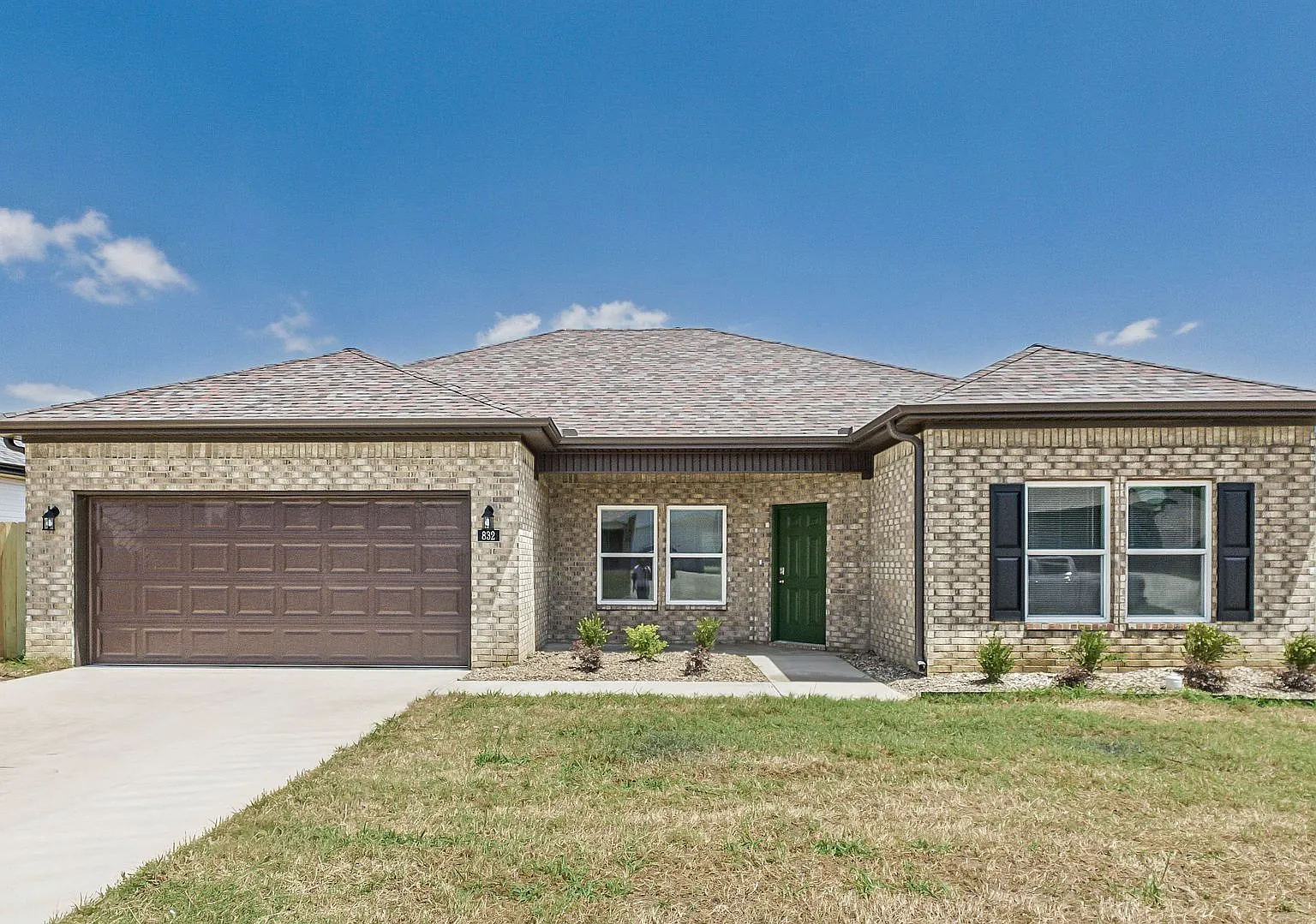 832 Pine Tree Rd — Photo 1