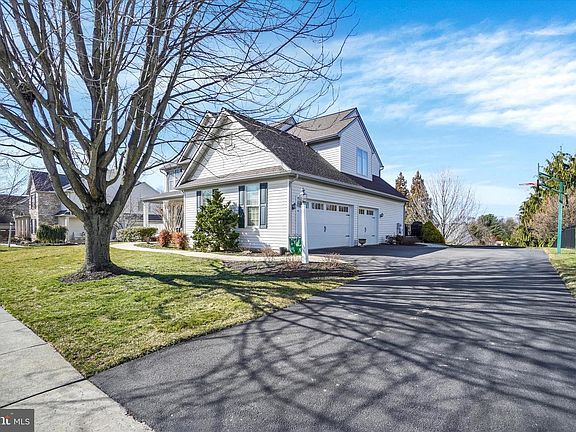 2nd image of 2727 Woodspring Dr