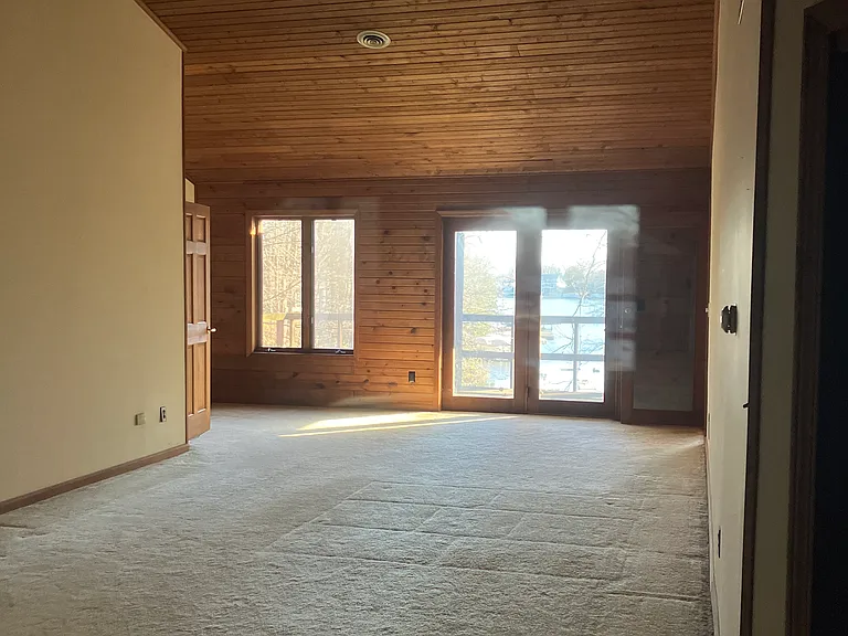 626 W Jackson St — Photo 34
