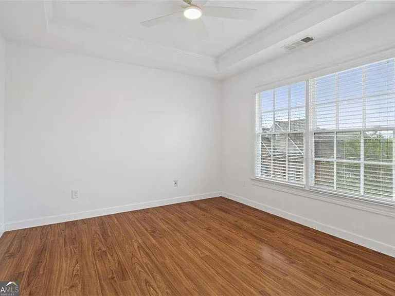 1711 Summit Glen Ln NE — Photo 25