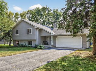 9920 206th St W, Lakeville, MN 55044